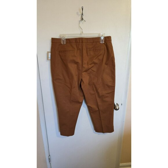 Ellen Tracy Brown Cropped Pants - Picture 2 of 11